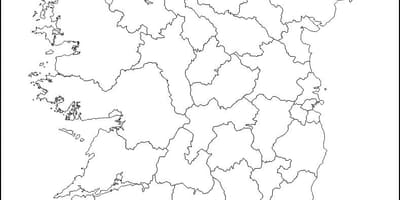 En blanc mapa d'irlanda amb el comtat de fronteres